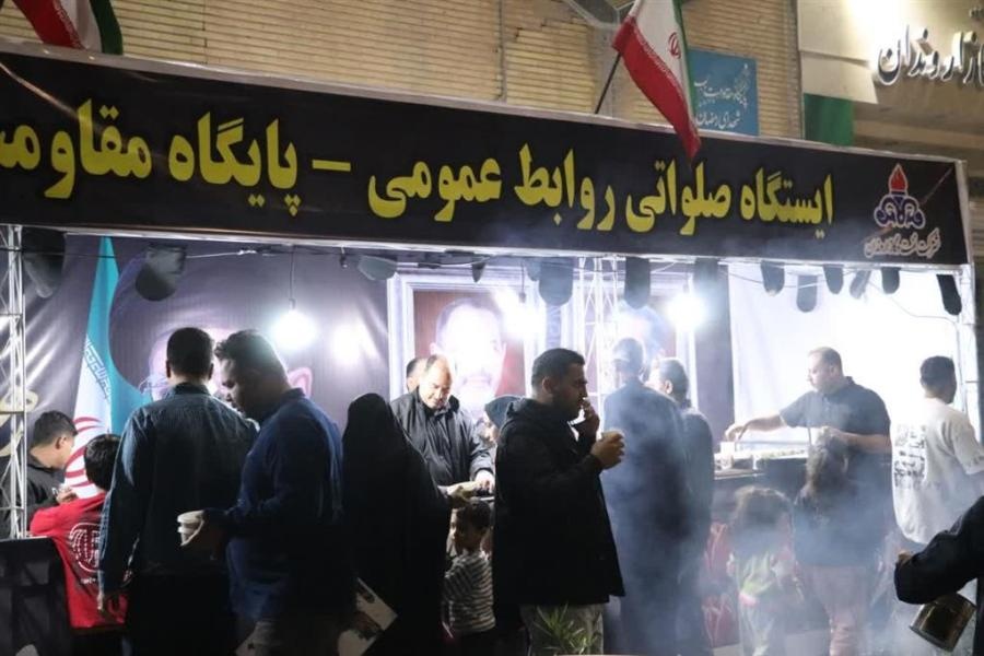 برپایی ایستگاه صلواتی شركت نفت و گاز اروندان در خرمشهر/ توزیع افطاری ساده و اقلام فرهنگی
