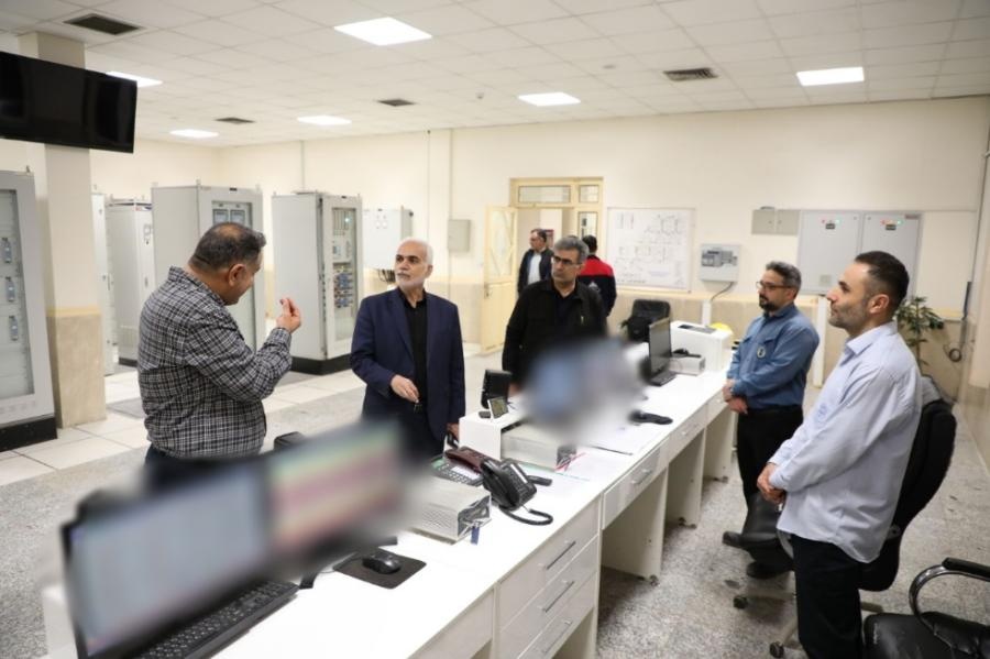 بازدید شبانه مدیرعامل شركت نفت و گاز اروندان از تأسیسات غرب كارون؛ تأكید بر آمادگی كامل در شرایط حساس