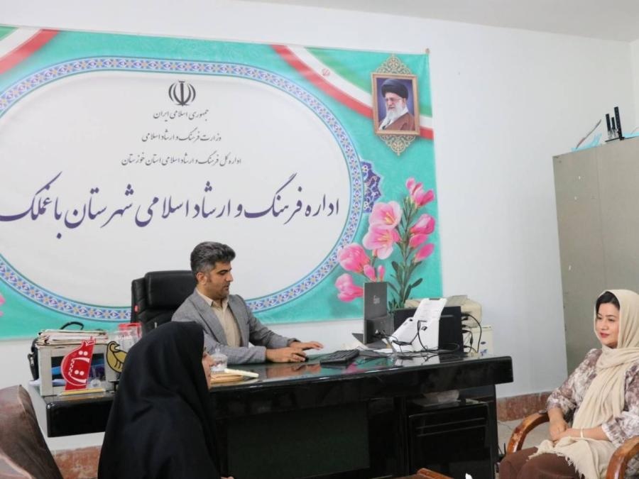 از کلاس درس تا پاساژ مرکزی || روایت بانویی که با قلم موهایش، استعدادها را نجات داد